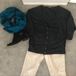 LA MADE 100% cashmere gray sweater